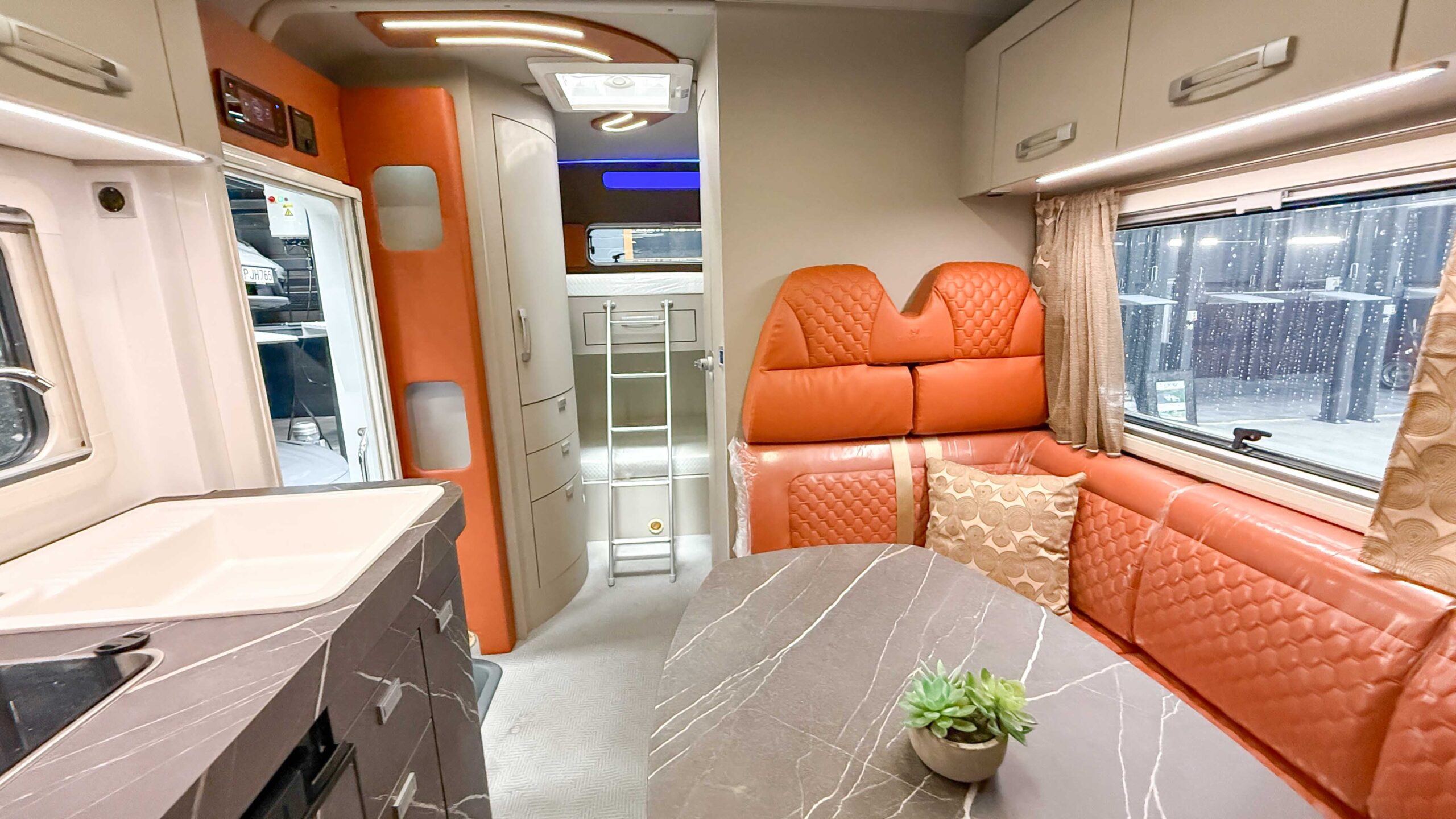 Wingamm 610GL with bunk beds for sale by Nomado New Zealand